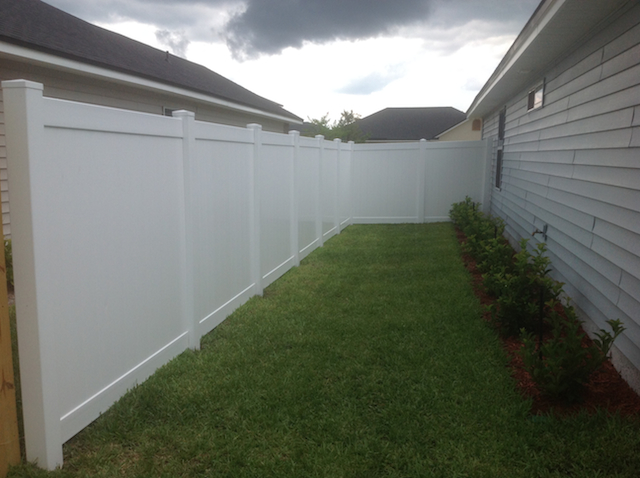 Florida Vinyl Fence Installed in Ormond Beach